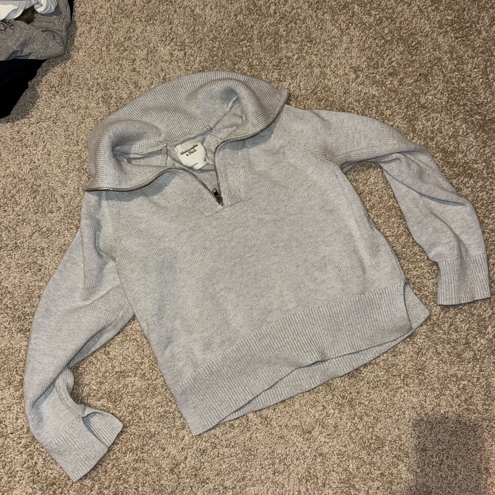 Abercrombie & Fitch Zip-up Sweater